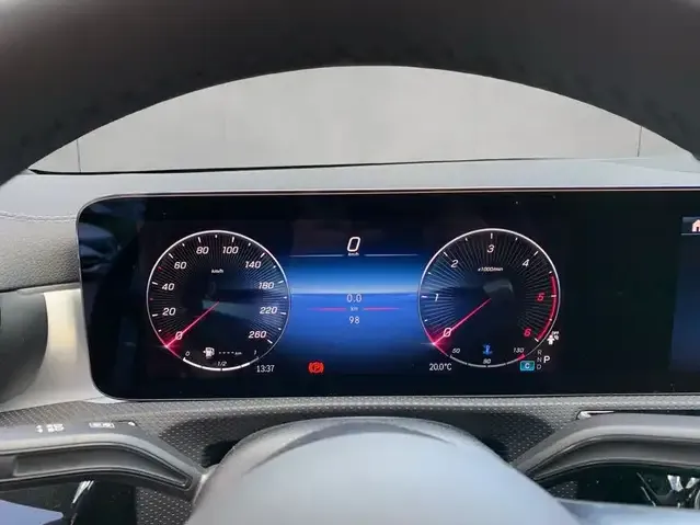 Mercedes-Benz CLA 180