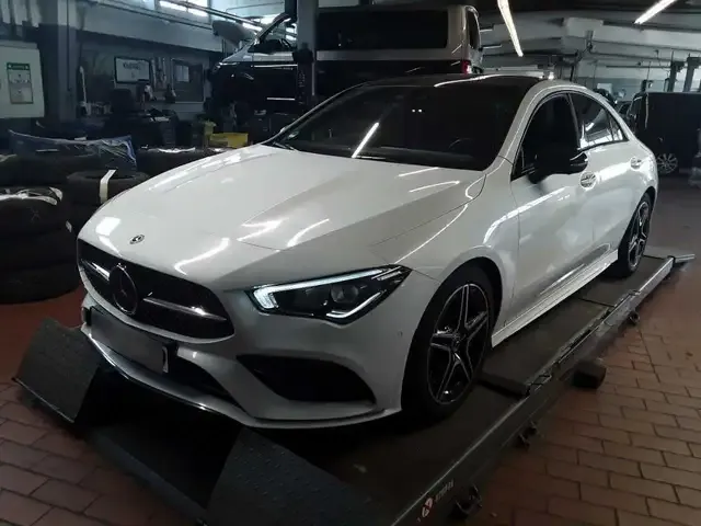 Mercedes-Benz CLA 200