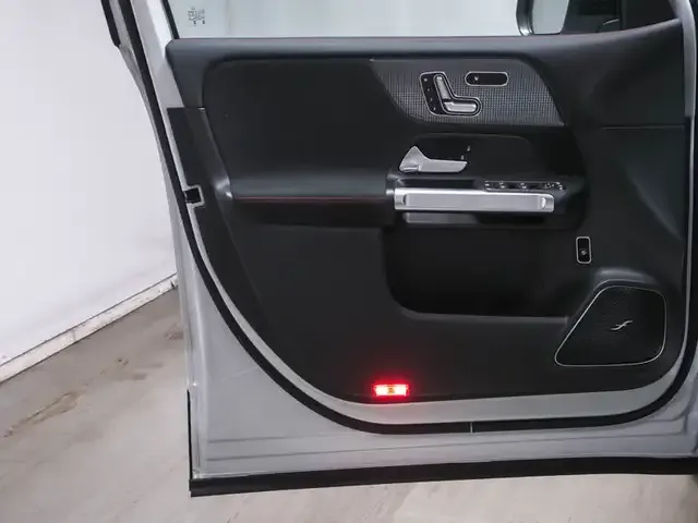 Mercedes-Benz EQB 300