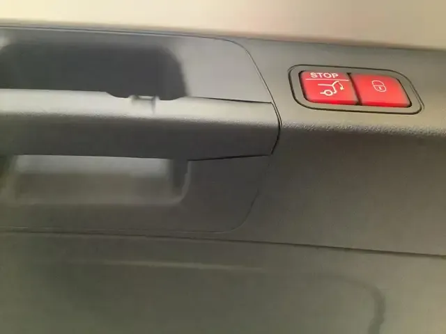 Mercedes-Benz EQB 300