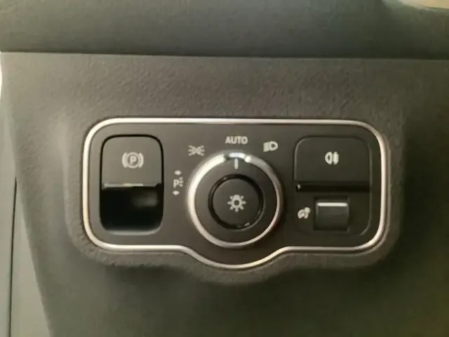 Mercedes-Benz EQB 300