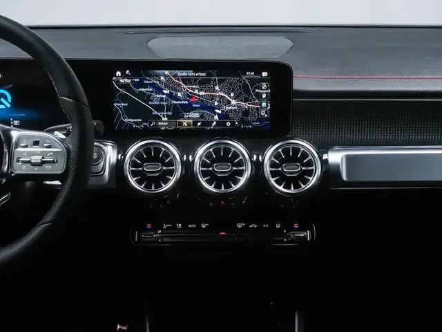 Mercedes-Benz EQB 300