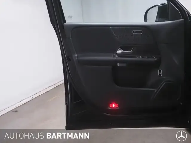 Mercedes-Benz GLB 180