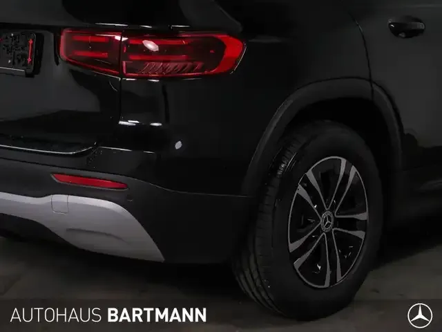 Mercedes-Benz GLB 180