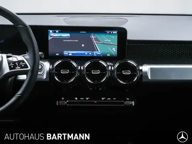 Mercedes-Benz GLB 180