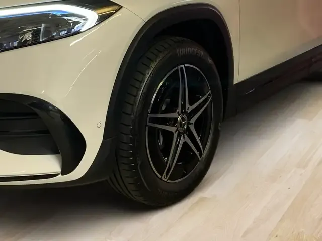 Mercedes-Benz EQB 250