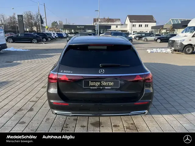 Mercedes-Benz E 300