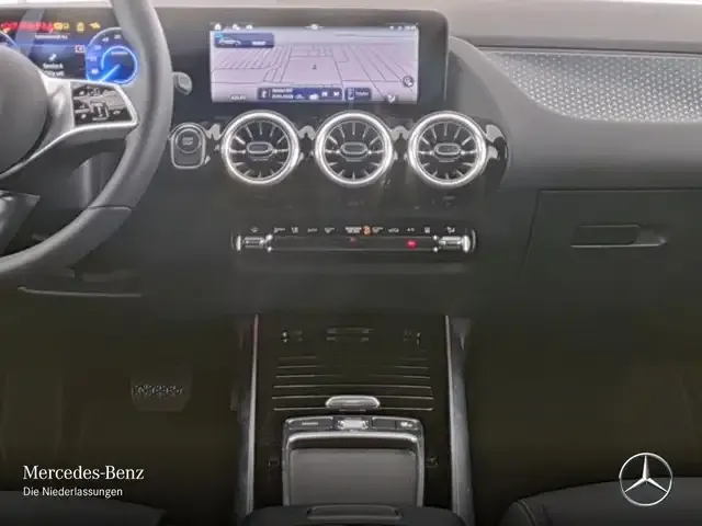 Mercedes-Benz EQA 300