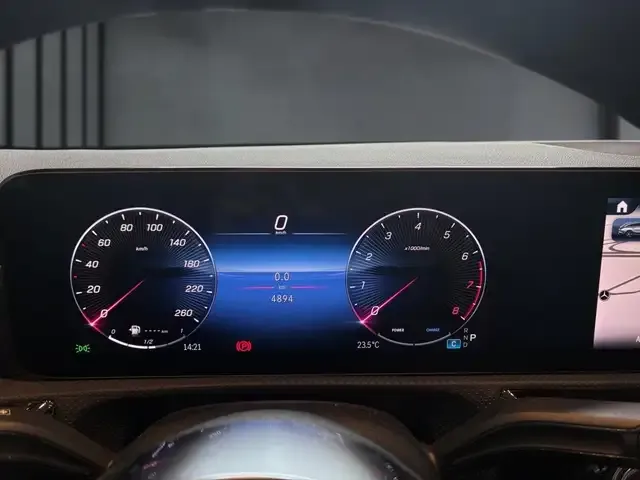 Mercedes-Benz CLA 180