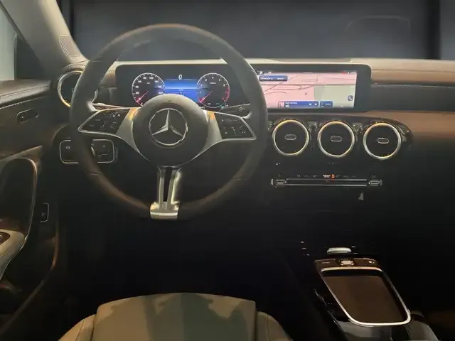 Mercedes-Benz CLA 180