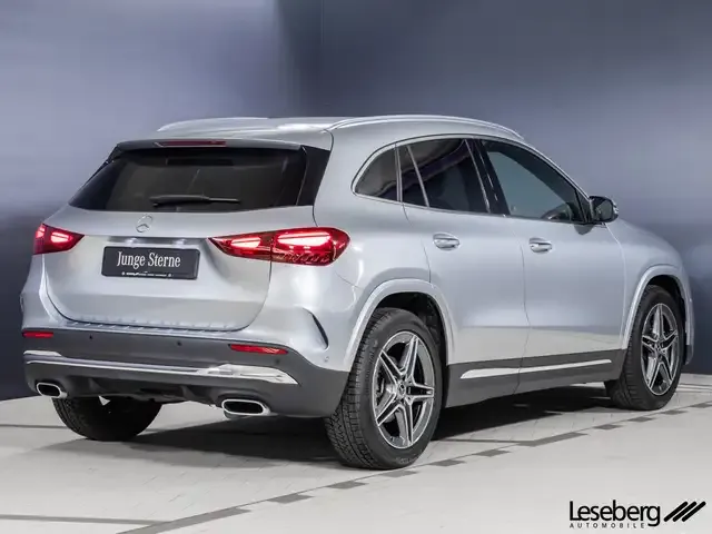 Mercedes-Benz GLA 200