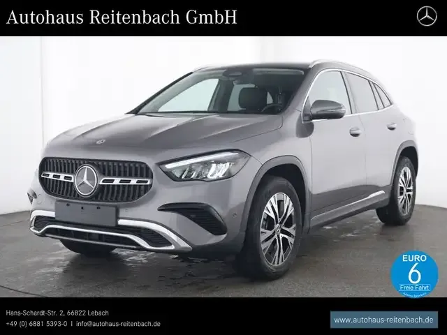 Mercedes-Benz GLA 220