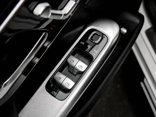 Mercedes-Benz EQE 300