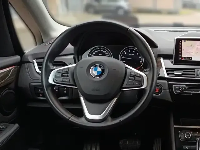 BMW 220