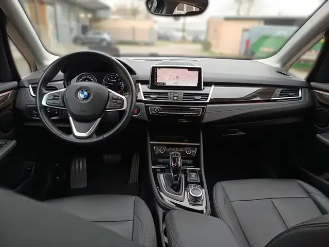 BMW 220
