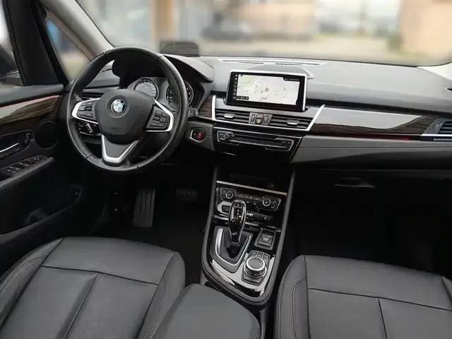 BMW 220
