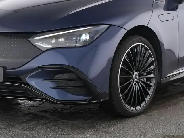 Mercedes-Benz EQE 300