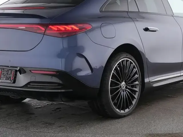 Mercedes-Benz EQE 300