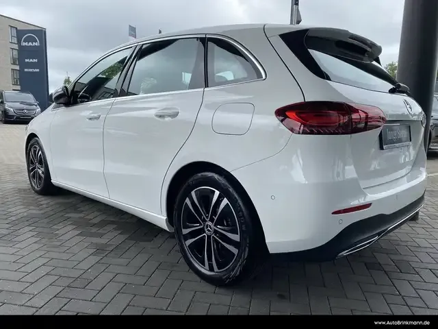 Mercedes-Benz B 200