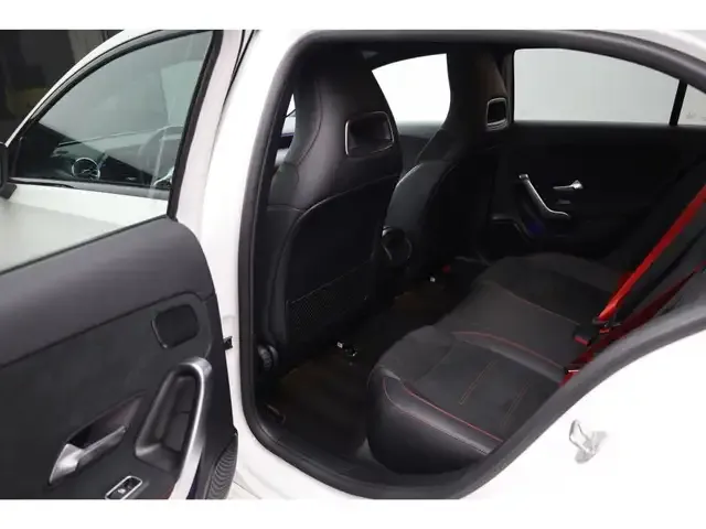 Mercedes-Benz A 35 AMG
