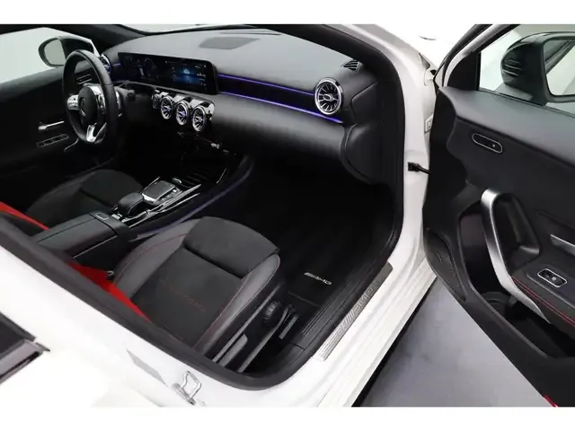 Mercedes-Benz A 35 AMG
