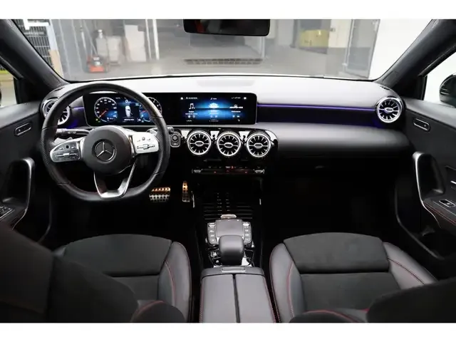 Mercedes-Benz A 35 AMG