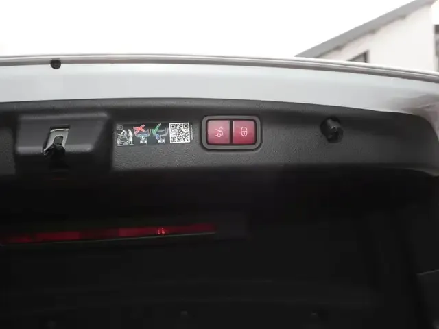 Mercedes-Benz C 63 AMG