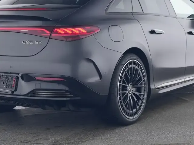 Mercedes-Benz EQE 53