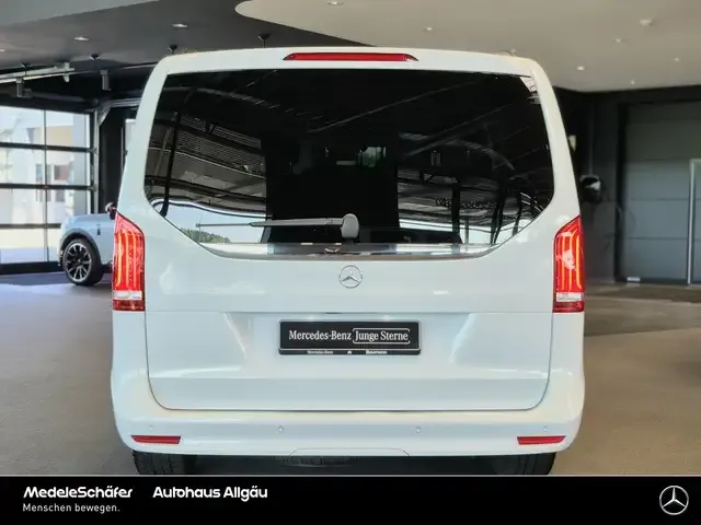 Mercedes-Benz V 220