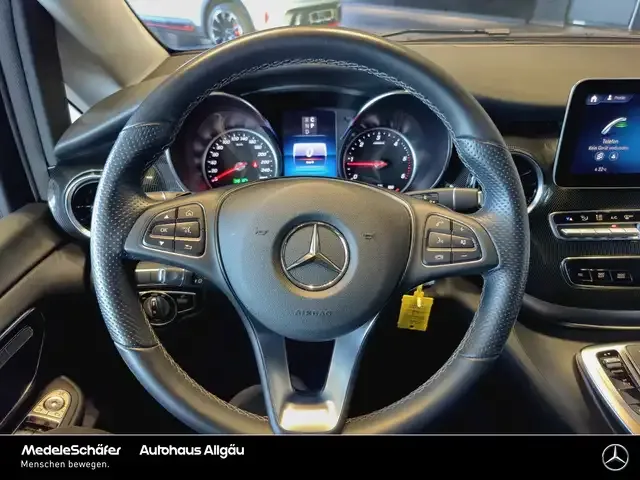 Mercedes-Benz V 220