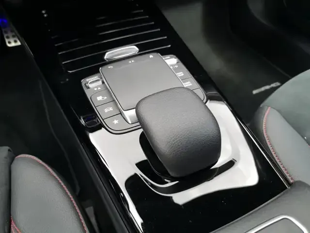 Mercedes-Benz A 220