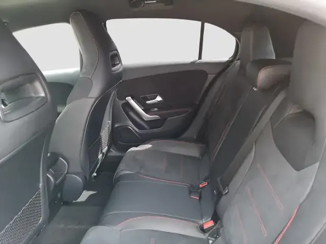 Mercedes-Benz A 220
