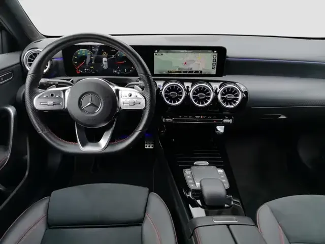 Mercedes-Benz A 220