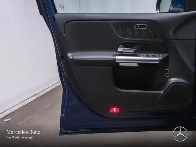 Mercedes-Benz EQA 300