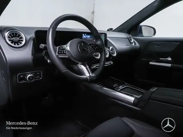 Mercedes-Benz EQA 300