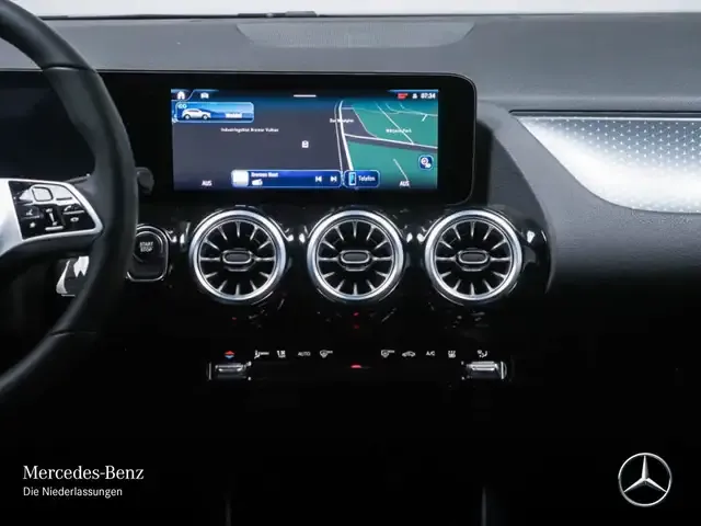 Mercedes-Benz EQA 300