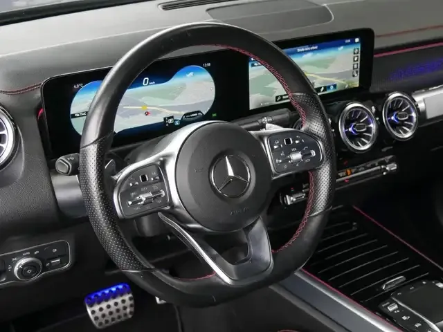 Mercedes-Benz EQB 300