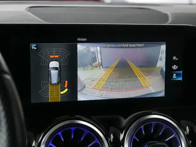 Mercedes-Benz EQB 300