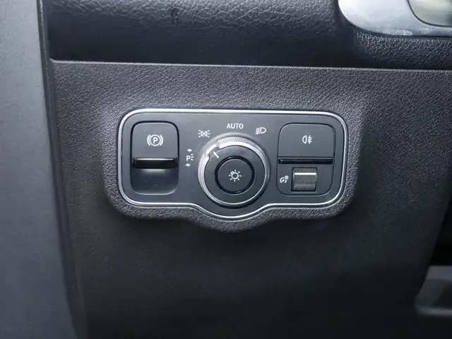 Mercedes-Benz EQB 300