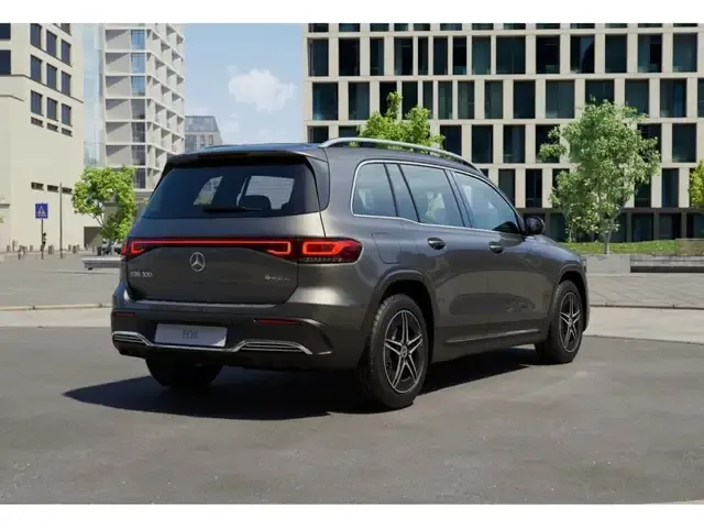 Mercedes-Benz EQB 300