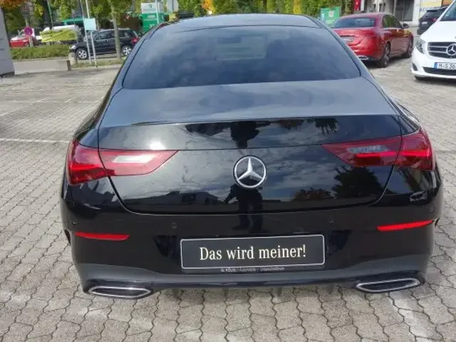 Mercedes-Benz CLA 200