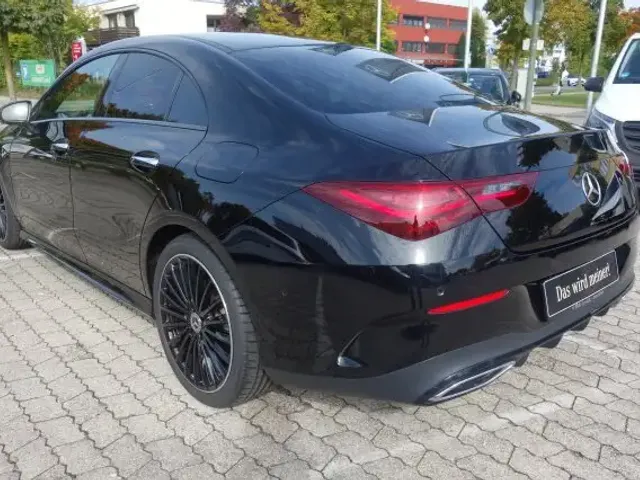 Mercedes-Benz CLA 200