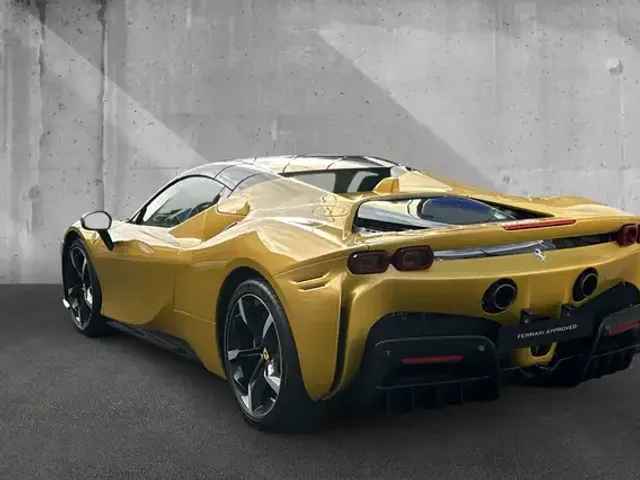 Ferrari SF90 Spider