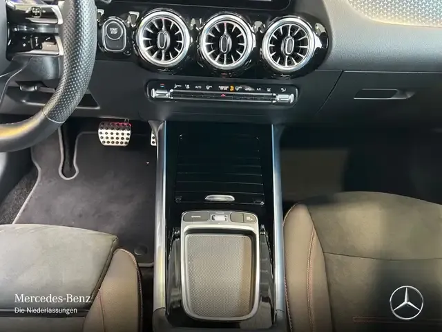 Mercedes-Benz EQA 300