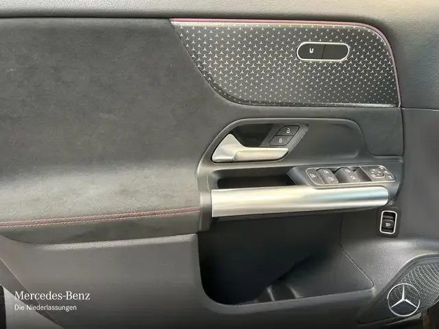 Mercedes-Benz EQA 300