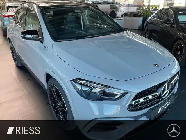 Mercedes-Benz GLA 180