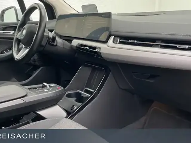 BMW 225