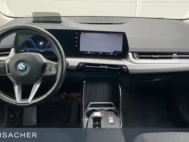 BMW 225
