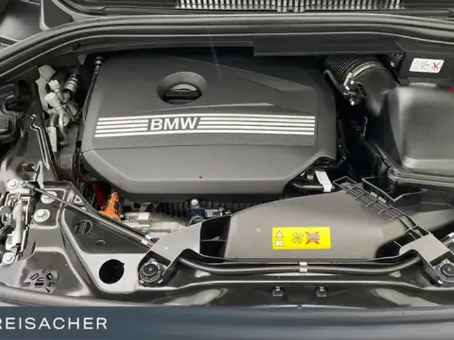 BMW 225