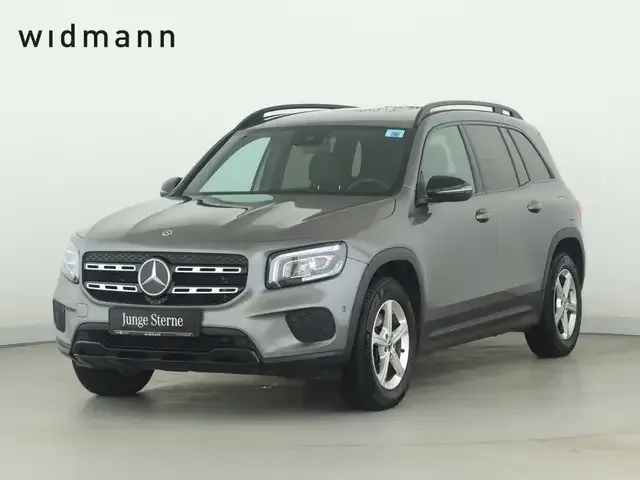 Mercedes-Benz GLB 220